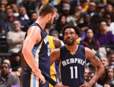 开云体育在线-国王鏖战雷霆，利拉德在意甲焦点战接管比赛