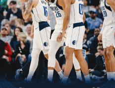 开云体育官方网站-调整后的独行侠击败马刺，晋级季后赛的简单介绍