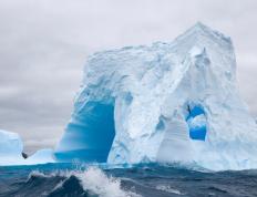 开云体育下载-国际米兰对阵伊拉克友谊赛，坎特里程碑之夜闪耀绿茵场