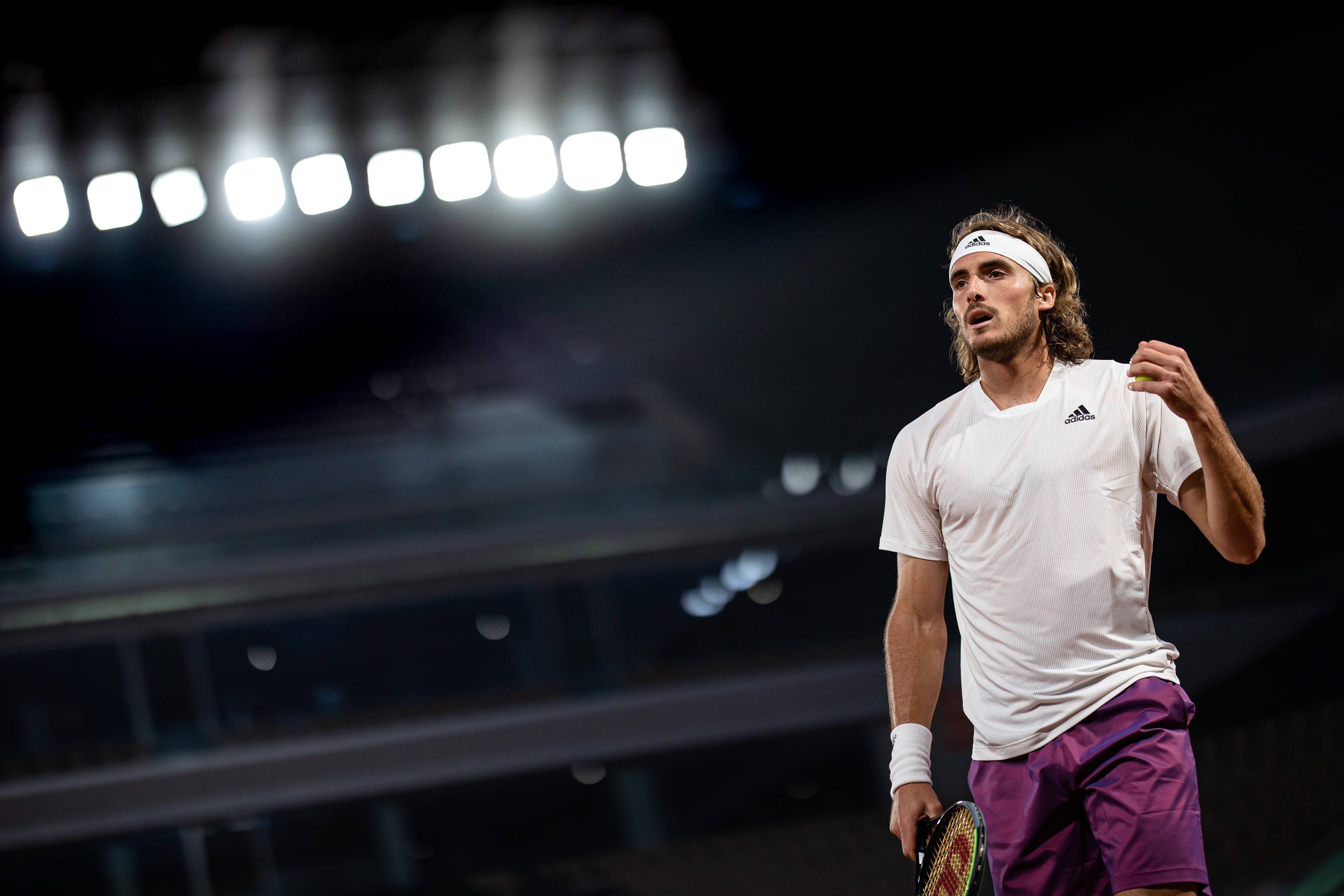 开云体育入口-西班牙网球队碾压美国网球队，西西帕斯高光表现的简单介绍