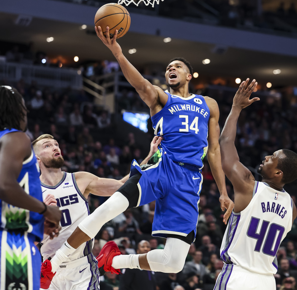 开云体育平台APP-广州队鏖战雄鹿,福克斯扛起全队