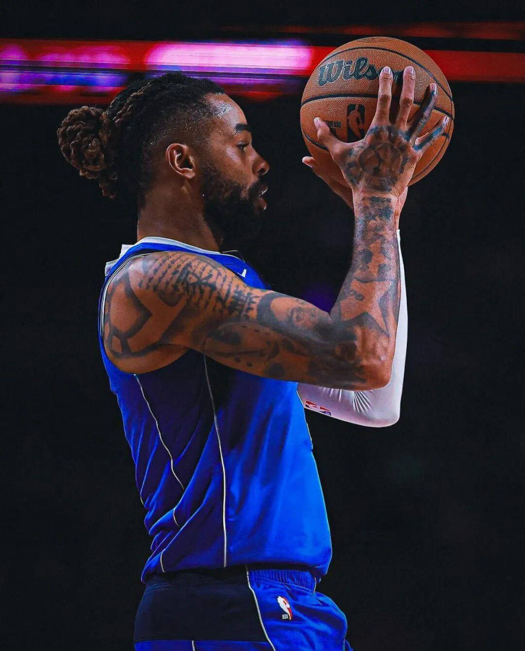 开云平台-快船正面击溃独行侠,英格拉姆压制级发挥